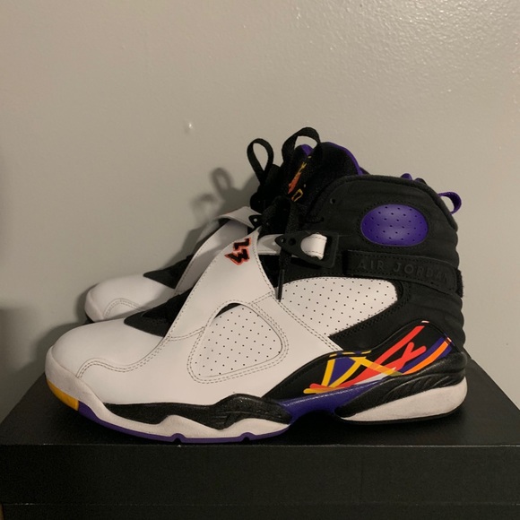 Jordan 8 - Picture 2 of 5